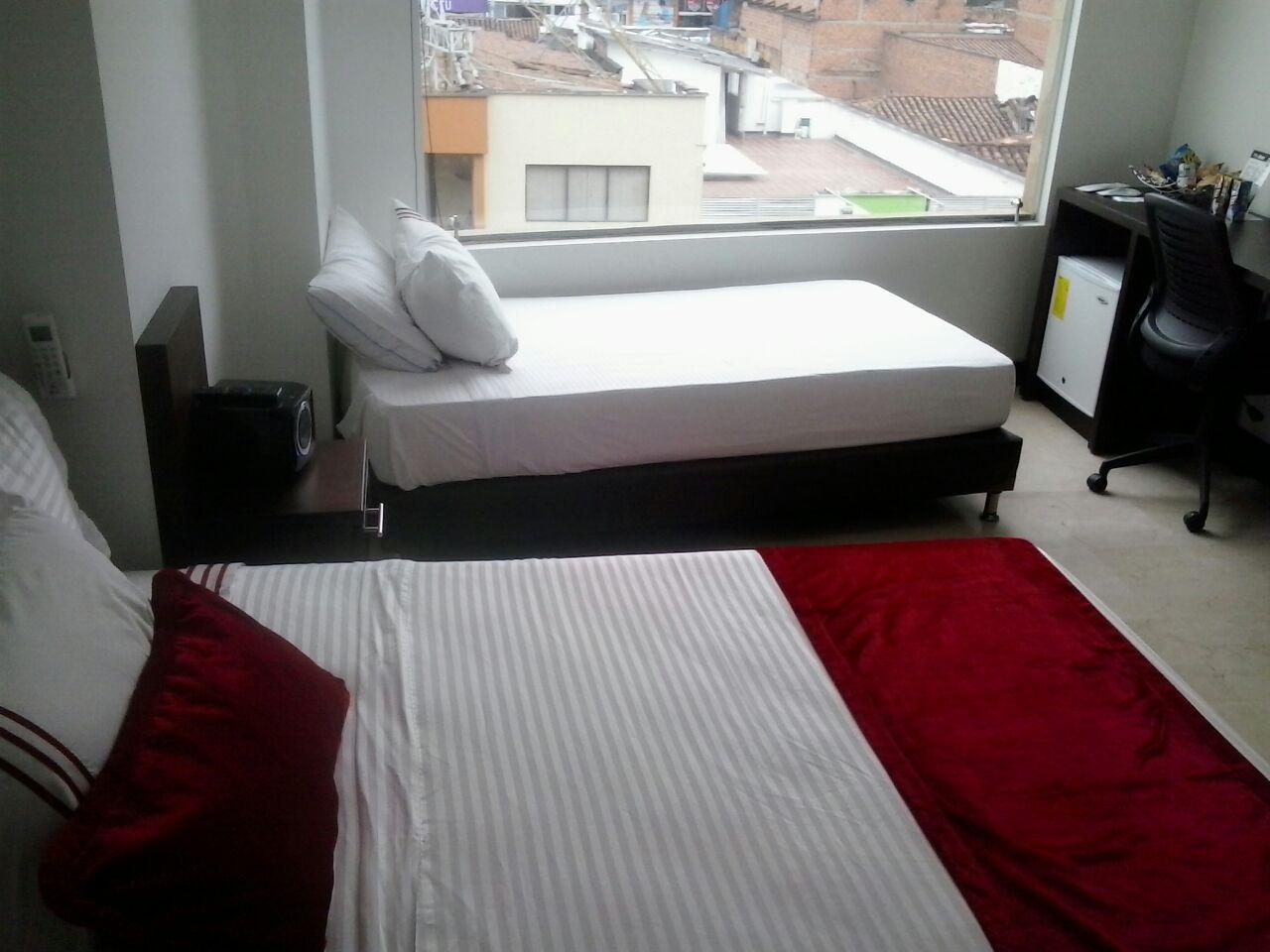 Hotel Lleras 10 Medellín Buitenkant foto